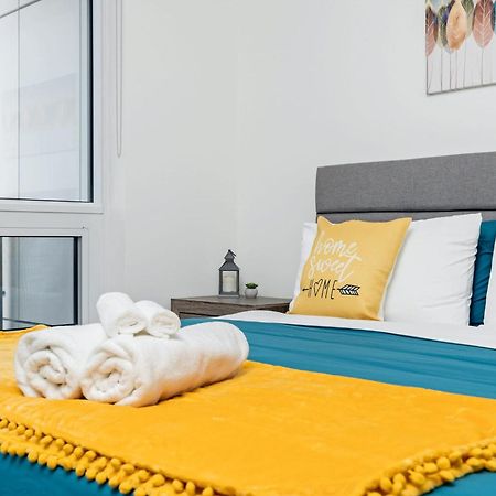 Luxury 1Br King Bed Unit - Private Balcony Lägenhet Kitchener Exteriör bild