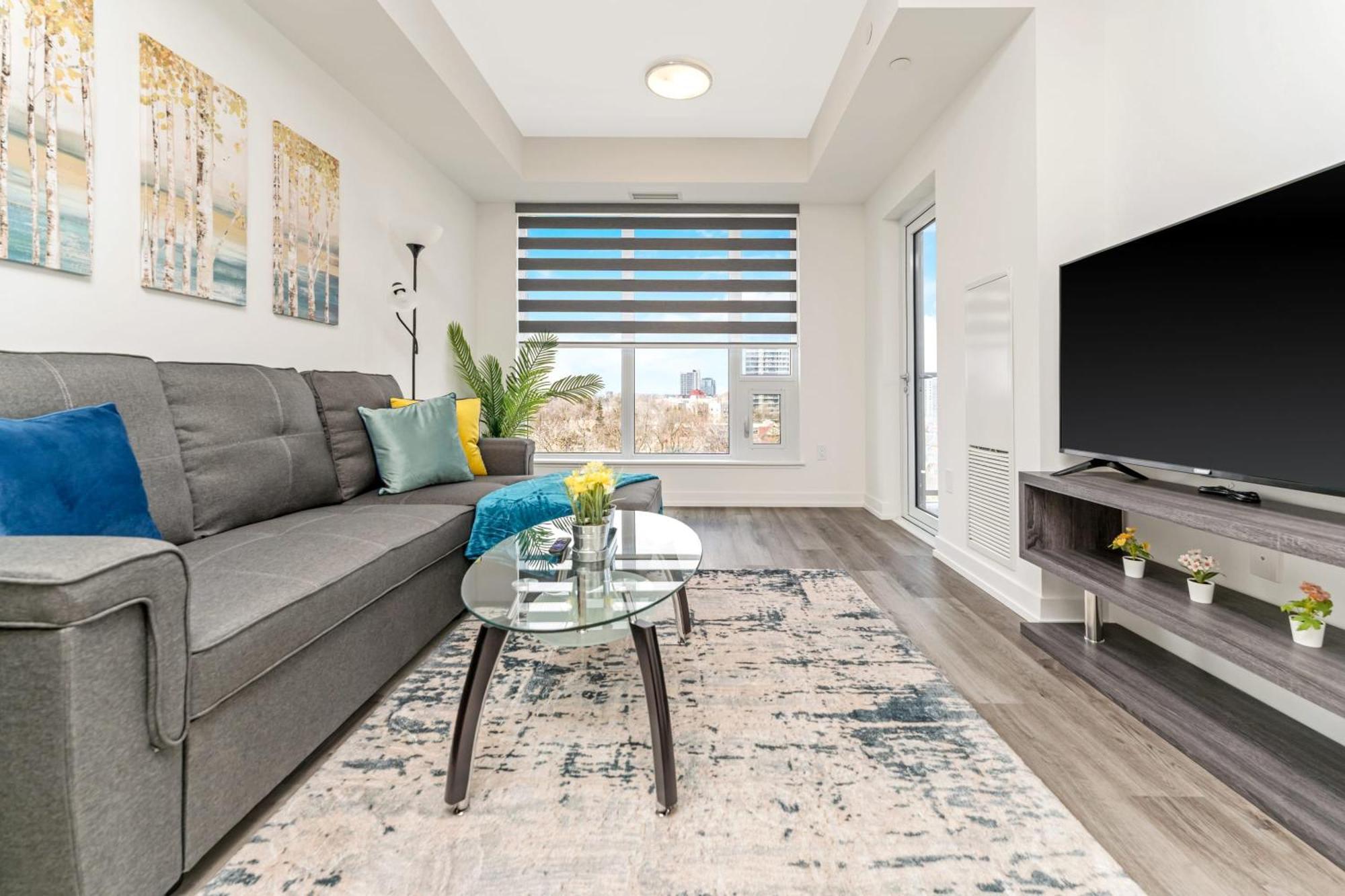 Luxury 1Br King Bed Unit - Private Balcony Lägenhet Kitchener Exteriör bild
