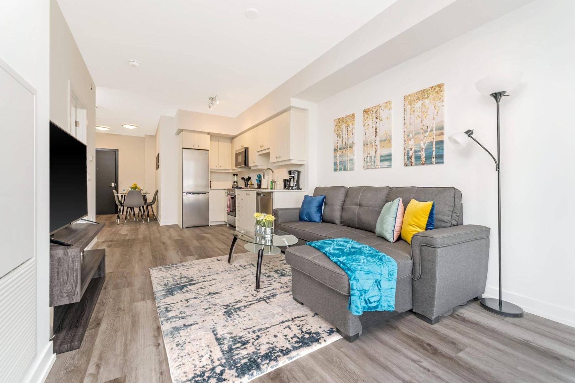 Luxury 1Br King Bed Unit - Private Balcony Lägenhet Kitchener Exteriör bild